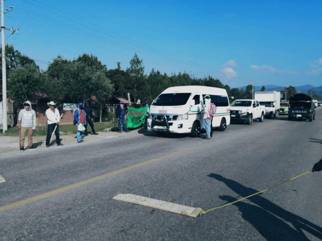 FNLS realiza bloqueos- volantes en apoyo a madres que piden justicia
