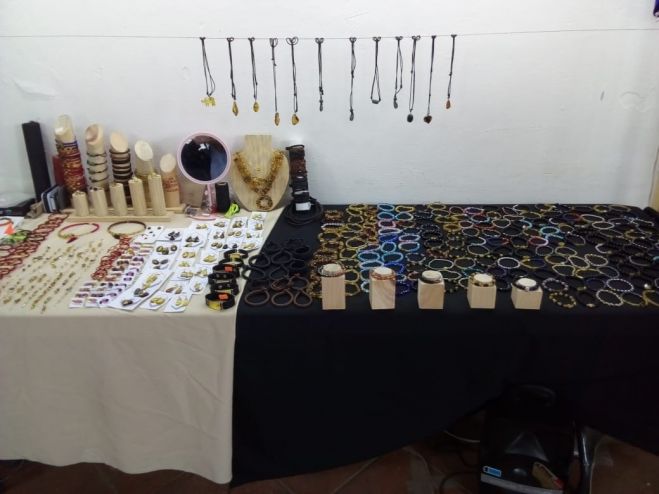 REALIZAN MUESTRA ARTESANAL EN EL DIF REGIONAL