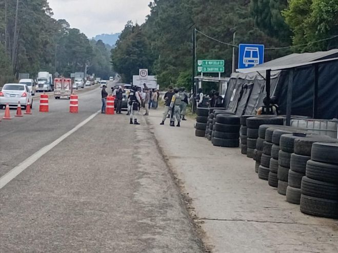 Llegan corriendo a ret&eacute;n y evitan ser retenidos