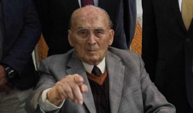 La pensión a presidentes en retiro, además de la remuneración económica, incluía poner a su disposición a 78 elementos del Estado Mayor Presidencial y 25 empleados de la Presidencia. 