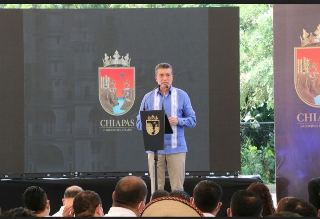 Rutilio Escandón y Leonel Cota encabezan entrega de patrullas y equipos para fortalecer a las policías