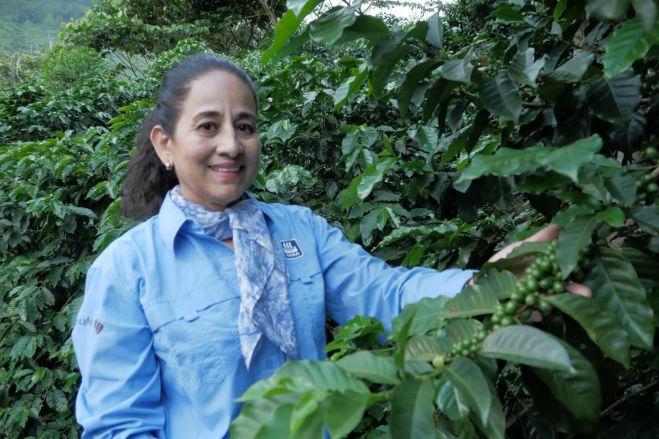 Elvira Trejo rompe paradigmas en el cultivo de Café