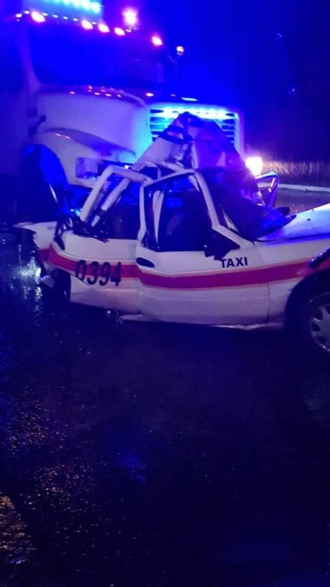 Muere taxista en tr&aacute;gico accidente