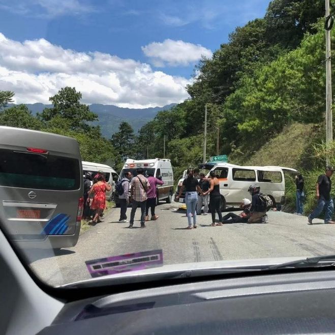 Un muerto y seis heridos tras volcadura de Urvan en Motozintla 