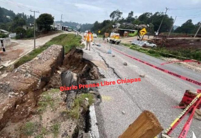 Derrumbe afecta la carretera federal entre Teopisca y San Cristóbal de Las Casas