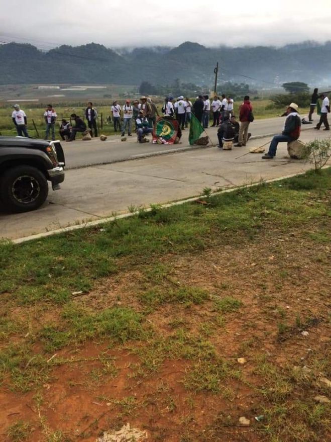 Integrantes de la UNTA paralizan municipios de Chiapas