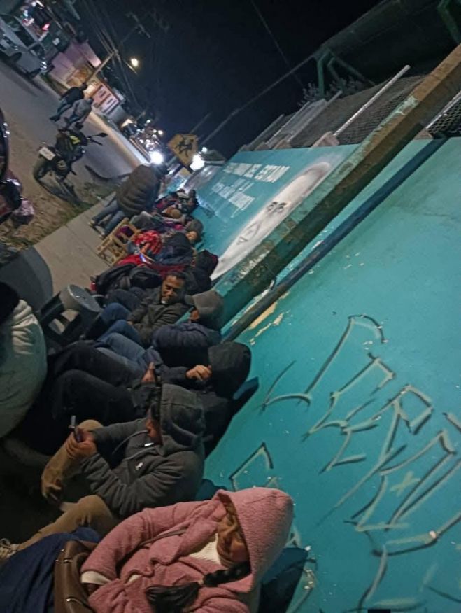 Padres de familia denuncian negativa en entrega de fichas en primaria José Castillo Tielemans