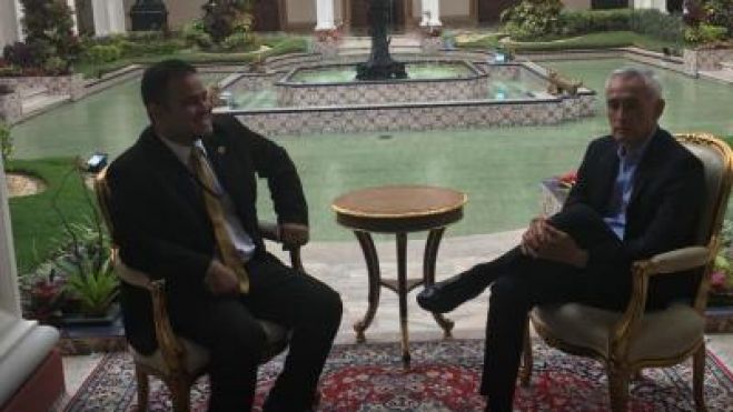 Esta imagen fue tomada poco antes de que comenzara la entrevista de Ramos a Maduro.  