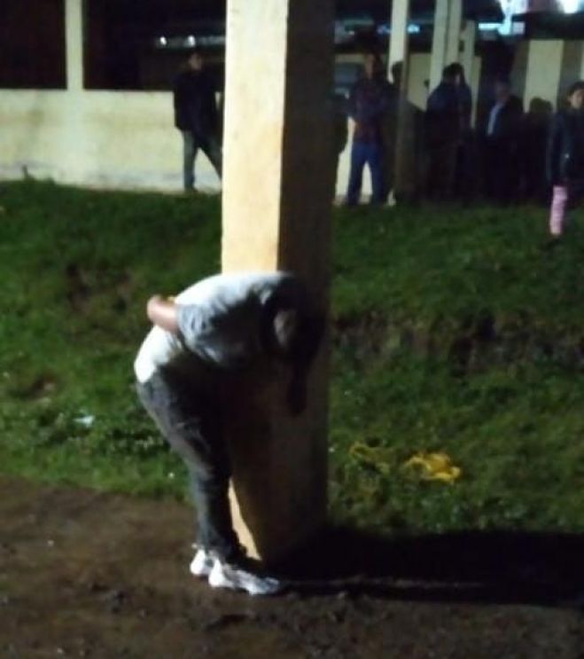 VECINOS ATRAPAN Y CASTIGAN A LADR&Oacute;N