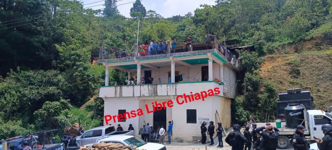 Habitantes de Santa Martha exigen retorno y justicia a un año de haber sido desplazados 