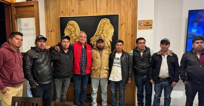 SOSTIENE POLO MORALES REUNI&Oacute;N CON REPRESENTANTES DE SANTA CRUZ LA ALMOLONGA