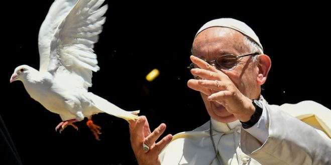 Papa Francisco participar&aacute; en proceso de pacificaci&oacute;n de AMLO