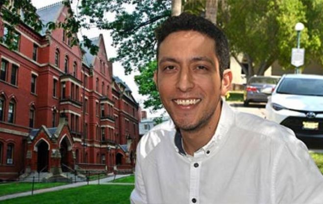 Joven egresado de la Universidad de Sonora tiene experiencia en proyectos relacionados con energía termosolar, energía fotovoltaica y balance energético.