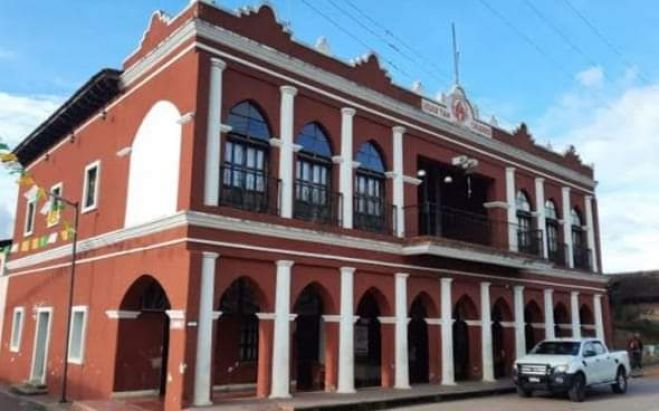 Los acusan de desvío de recursos.