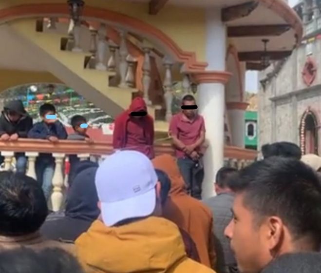 Amarran y exhiben a presuntos ladrones en Navenchauc