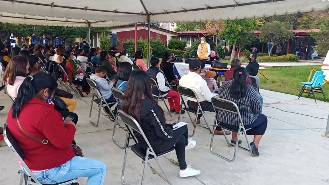 Acuerdan regresar a clases presenciales