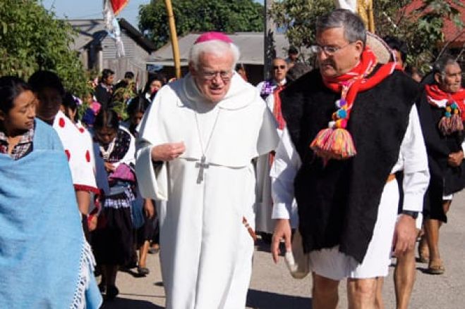Agreden y desplazan  a integrantes de Las Abejas de Acteal en Chenalh&oacute;