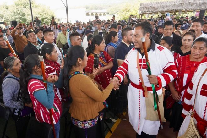 En Oxchuc, Eduardo Ramírez inauguró obras de infraestructura educativa en la Unich