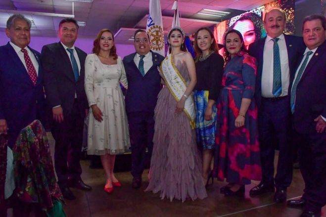 Brilla la tradici&oacute;n: &eacute;xito del Baile de la Rosa M&aacute;s Bella en San Crist&oacute;bal de Las Casas