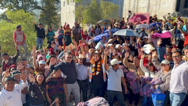 Refuerzan apoyo invernal a familias de Albania Alta ante caída de heladas