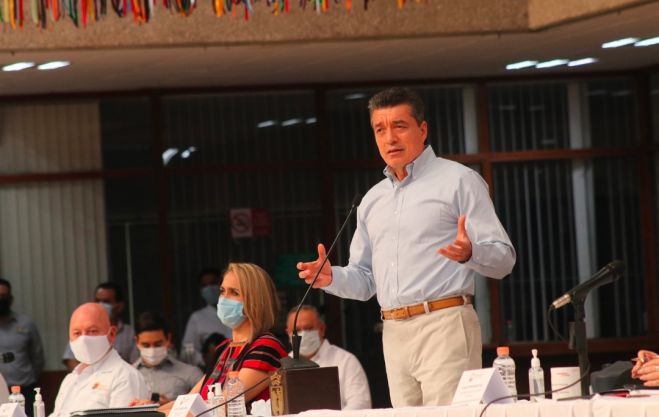 Exhortan a la población a continuar cuidándose para ayudar a personal de salud en combate al COVID-19