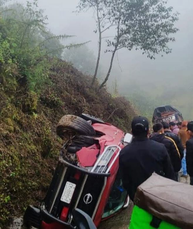 Veh&iacute;culo vuelca en Ya'alhichin, Chamula 
