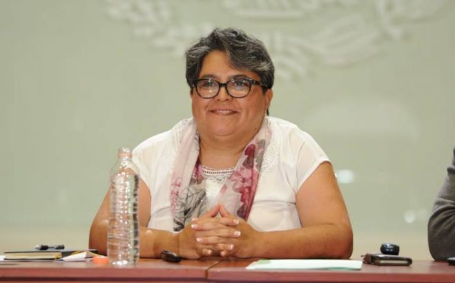 Usuarios la acusan de ser la artifice de la renuncia del secretario de Hacienda