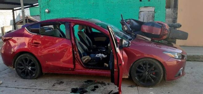 Balacean automóvil en Chamula