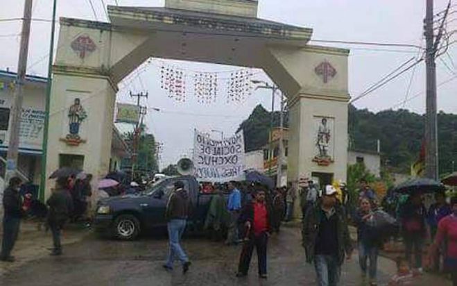 Lo detienen por insultar a policías municipales de Oxchuc