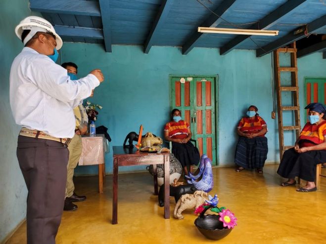 Artesanas piden apoyo al gobierno ante complicada situación económica