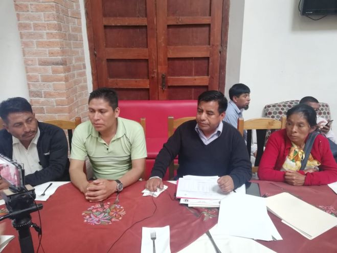 Piden intervención del gobierno para liberar a funcionarios retenidos de Huixtán 